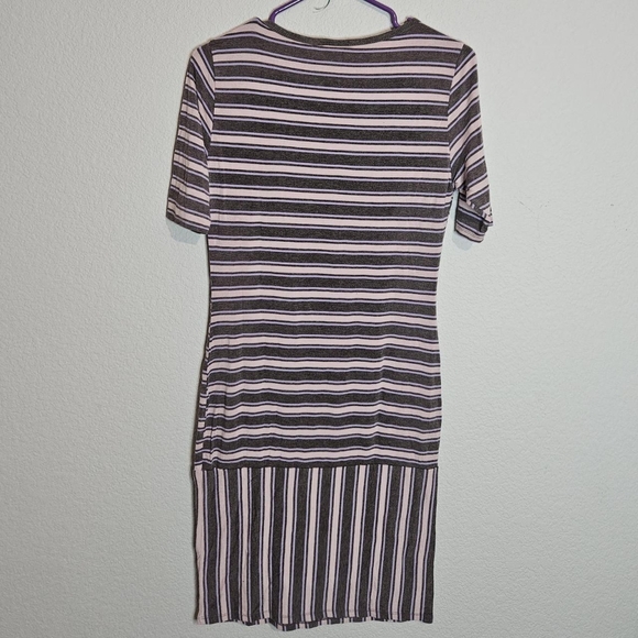🔴 3 FOR $10 DEAL LuLaRoe Gray Pink Purple M Dress - Picture 2 of 4